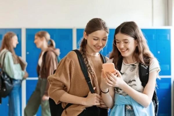 Ураган дома. Психолог Василькова пояснила, как гасить конфликты с детьми     
        Ураган дома. Психолог Василькова пояснила, как гасить конфликты с детьми