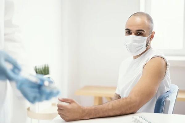 
        Сёстры по крови. Донор костного мозга подружилась с той, кому спасла жизнь    