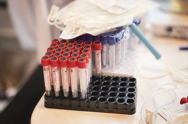 
        Сёстры по крови. Донор костного мозга подружилась с той, кому спасла жизнь    