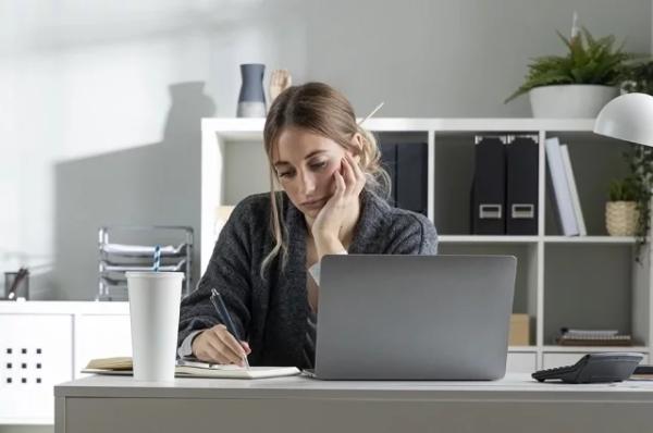 
        Кресло шатается. 3 главных признака, что начальство готовит вас к увольнению    