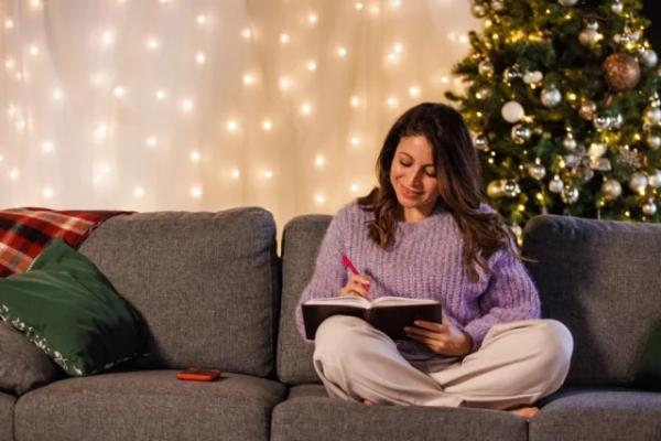 5 советов декабря. Психолог Бахтеева рассказала, как дожить до Нового года
5 советов декабря. Психолог Бахтеева рассказала, как дожить до Нового года