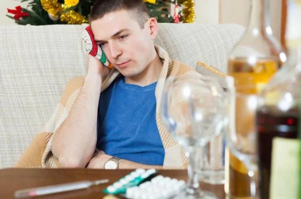 
        Чем испортим Новый год? Какие праздничные напитки наносят наибольший вред    