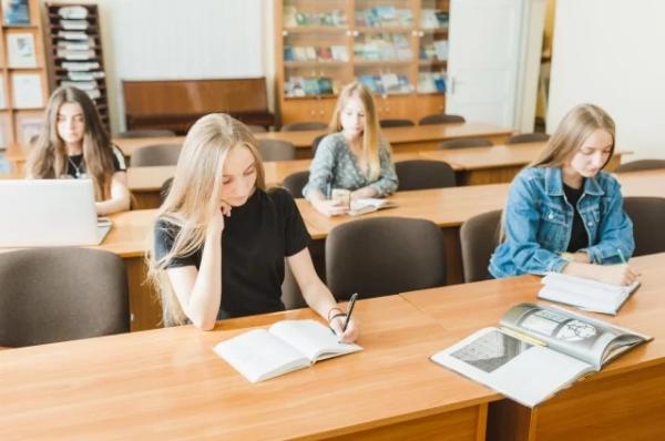 Фундамент отношений. Психолог Сухова назвала 5 фраз, убивающих доверие
Фундамент отношений. Психолог Сухова назвала 5 фраз, убивающих доверие