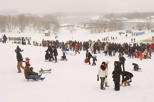 
        Несладкие &laquo;ватрушки&raquo;. Врач Кулик назвал самые опасные зимние детские травмы    