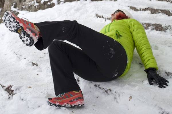 Тонем в сугробах. Врач Ряполов предостерег от травм на дороге в снежные дни
Тонем в сугробах. Врач Ряполов предостерег от травм на дороге в снежные дни