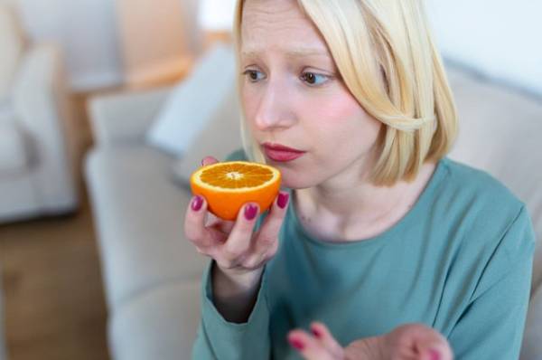 
        Не пахнет счастьем. Как вернуть обоняние, потерянное после ковида    