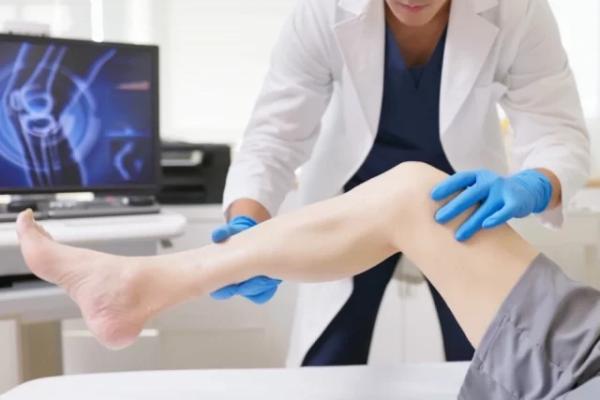 
        Это приговор спине! Невролог Гришин указал роковые ошибки при уборке снега    